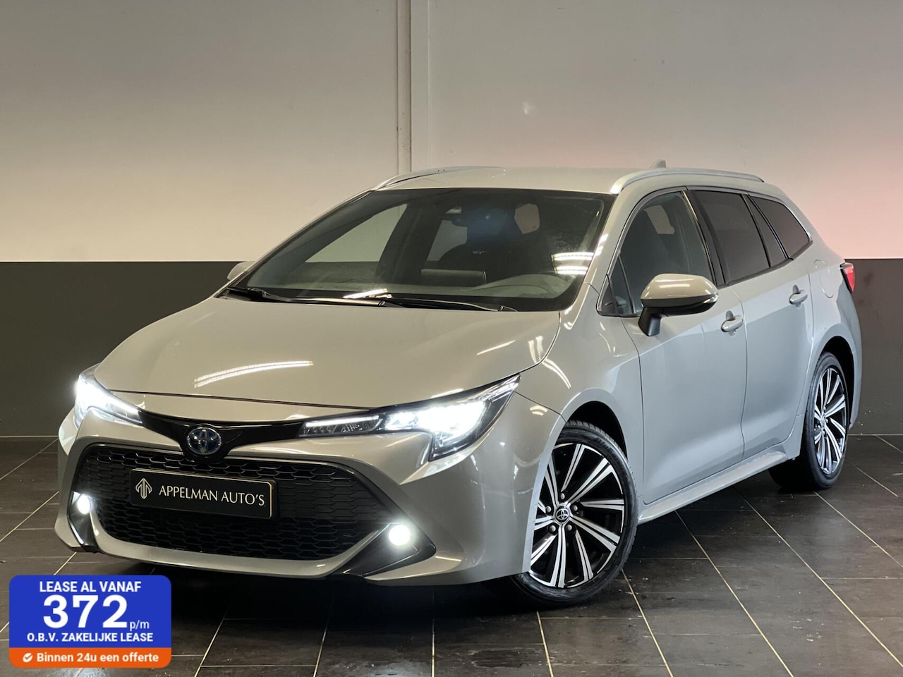 Toyota Corolla - 1.8 Hybrid Dynamic|NAP|Unieke Kleur|Stoelverw.|Virtual Cockpit|Camera| - AutoWereld.nl