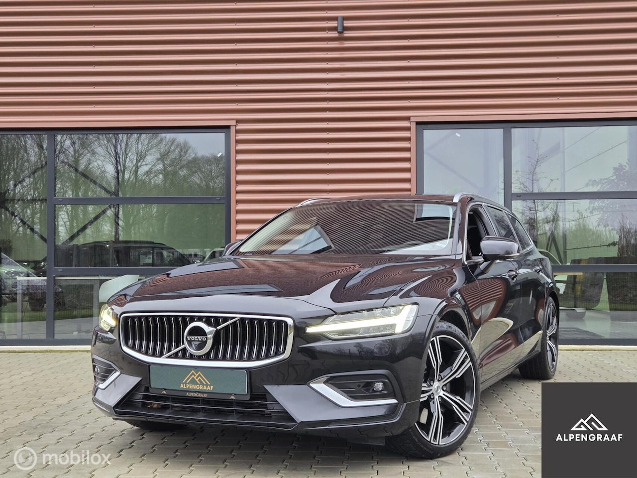 Volvo V60 - 2.0 T5 Inscription 250PK Harman Kardon|360°Camera|Carplay|LED|ACC|Trekhaak|Virtual|Keyless - AutoWereld.nl