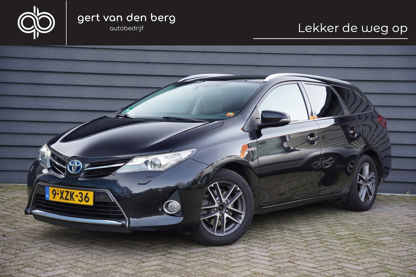 Toyota Auris Touring Sports - 1.8 Hybrid Lease - PANODAK - CAMERA - NAVIGATIE - CLIMA - CRUISE - - AutoWereld.nl
