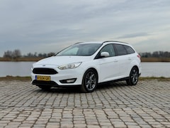 Ford Focus Wagon - 1.5 Titanium|17"LM|Stoel/Stuur Verwarming
