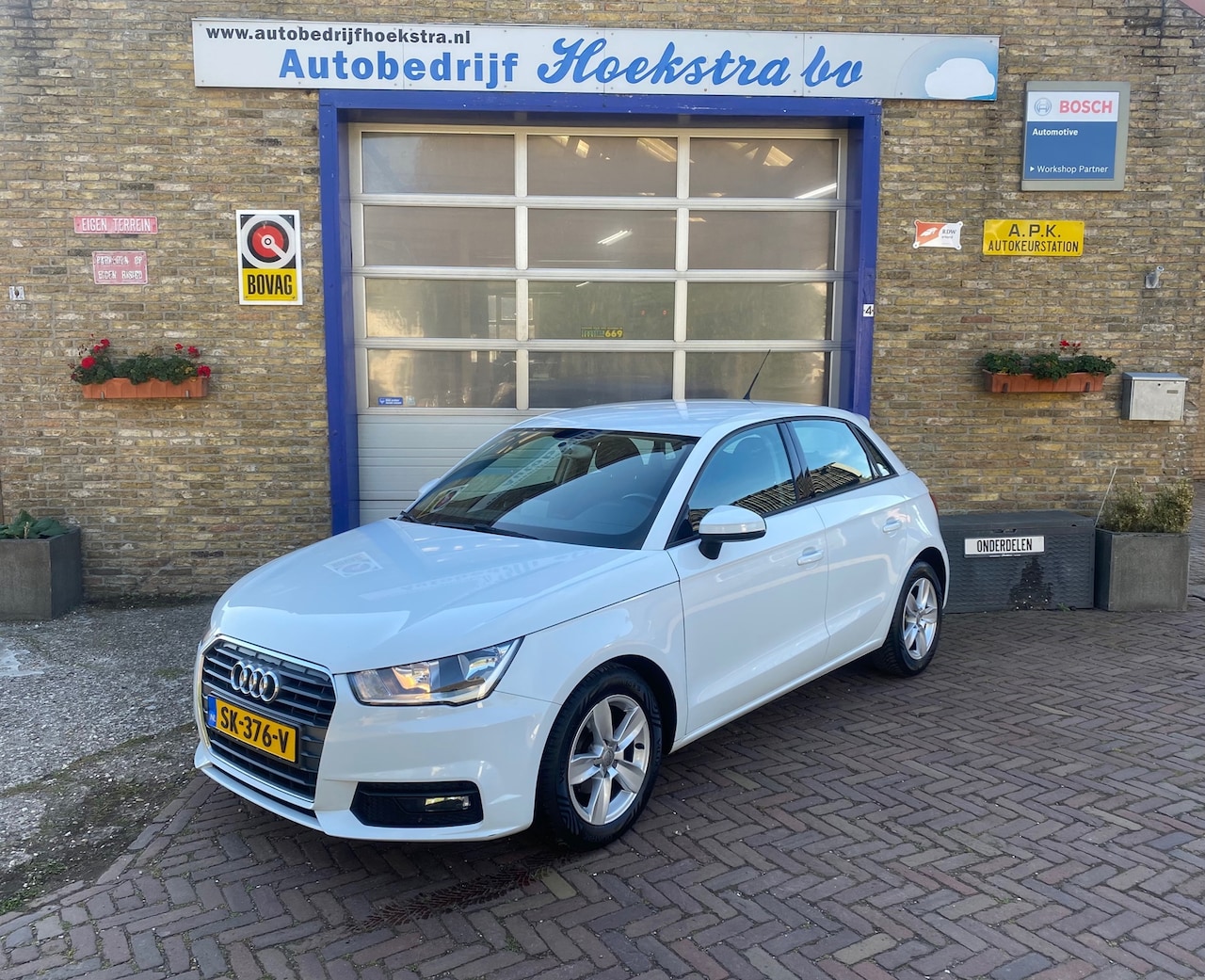 Audi A1 Sportback - 1.0 TFSI Pro Line Navigatie Cruise Control - AutoWereld.nl