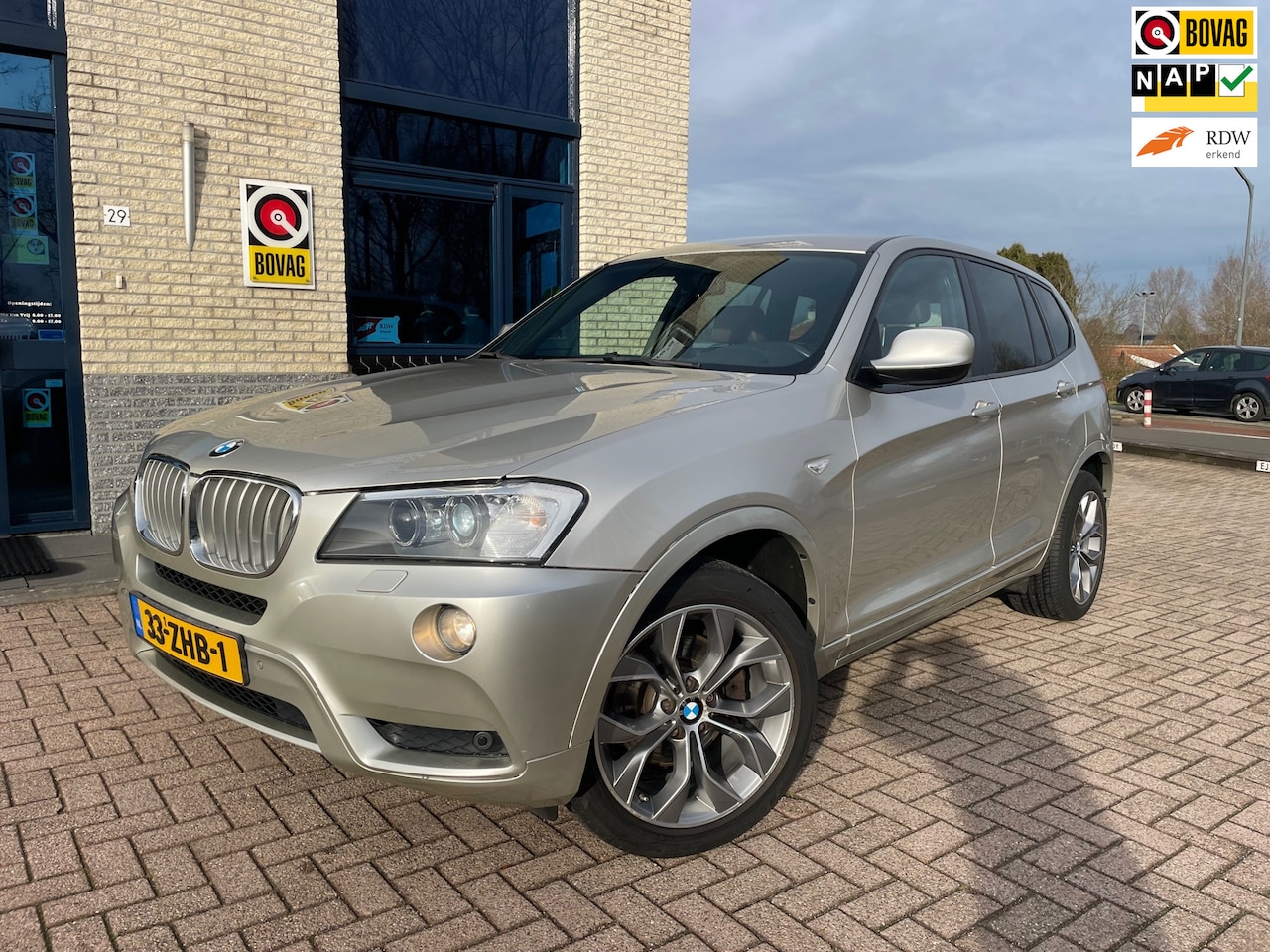 BMW X3 - XDrive20i Upgrade Edition-NAV-NL AUTO- LEER - AutoWereld.nl