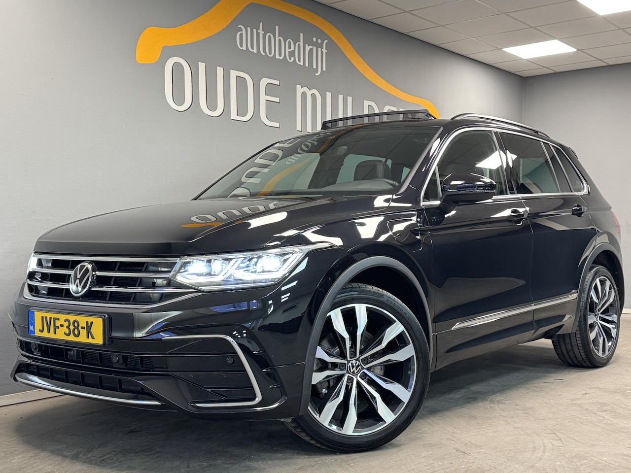 Volkswagen Tiguan - 1.4 R-Line R-Line/Panoramadak/Camera/Stoelverwarming - AutoWereld.nl