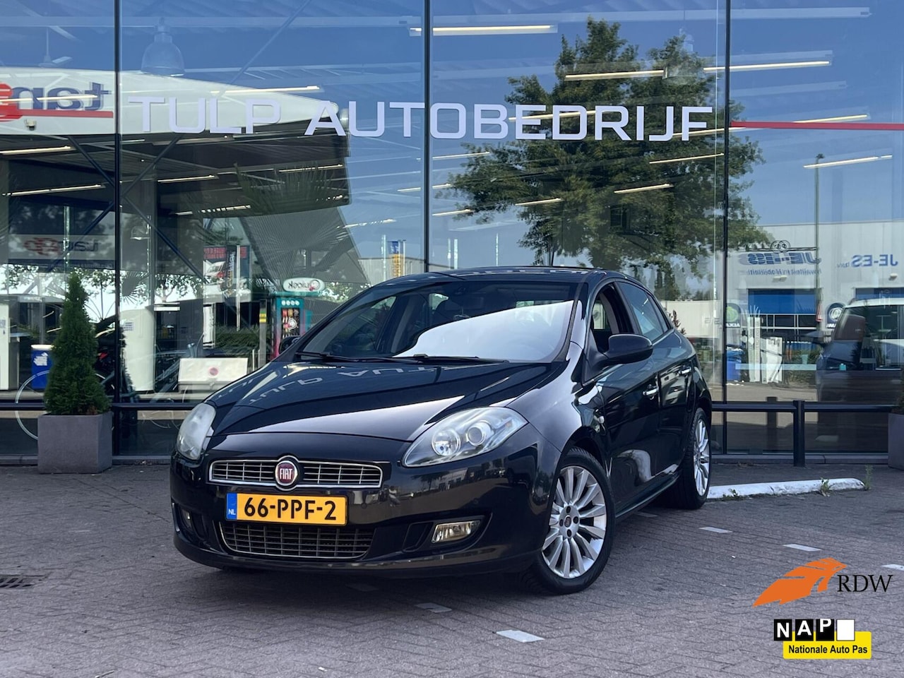 Fiat Bravo - 1.4 MultiAir Business Clima Cruise All season banden NAP - AutoWereld.nl