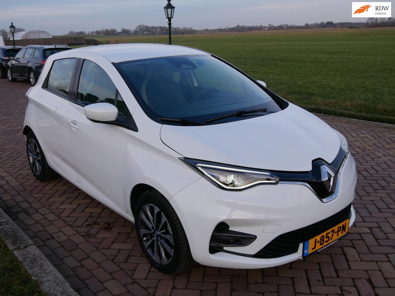 Renault Zoe - R135 Zen 52 kWh FASE 3 ** 8999 NETTO ** SOH 89.5 % - AutoWereld.nl