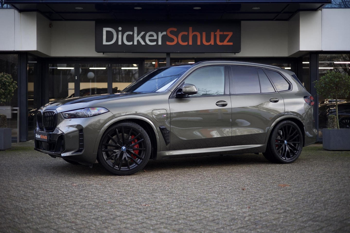 BMW X5 - xDrive50e M Sport Pro | Pano | trekhaak | Massage - AutoWereld.nl