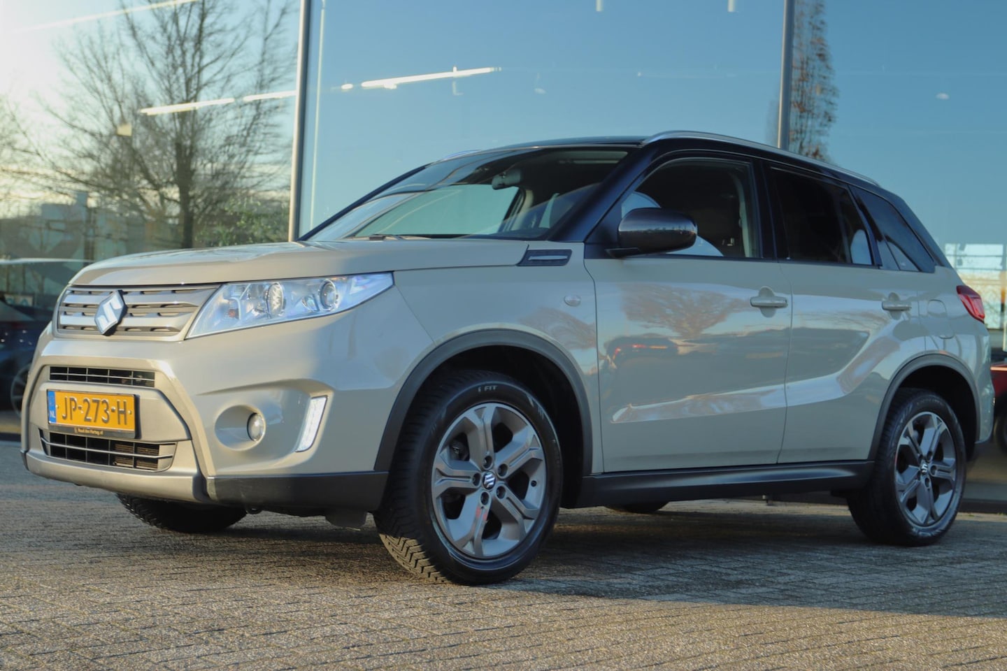 Suzuki Vitara - 1.6 EXCLUSIVE AUT. | CARPLAY | TREKHAAK | CAMERA | CRUISE | STOELVERWARMING - AutoWereld.nl