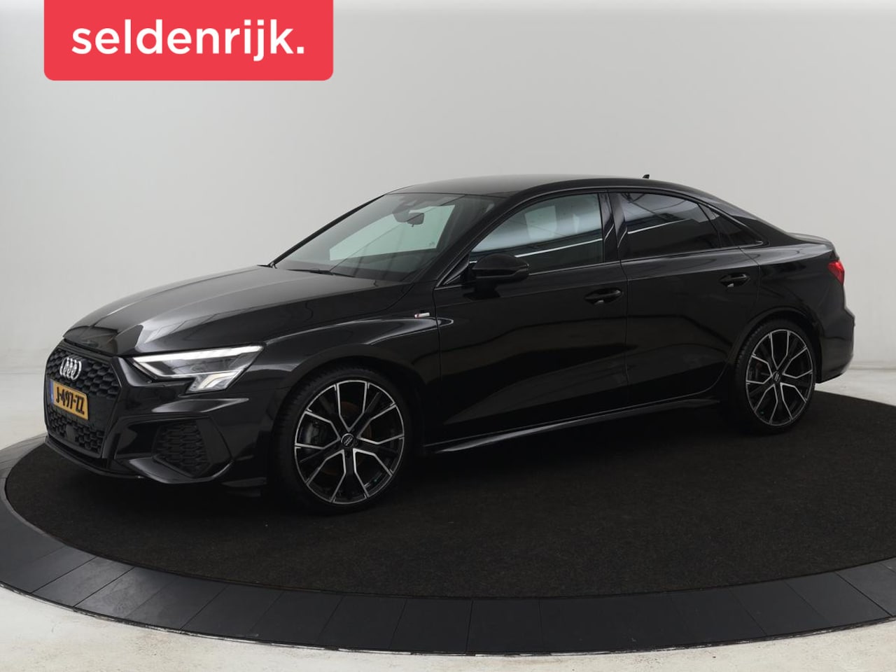 Audi A3 - 35 TFSI S edition | Carplay | Navigatie | Sportstoelen | Half leder | Full LED | Camera | - AutoWereld.nl