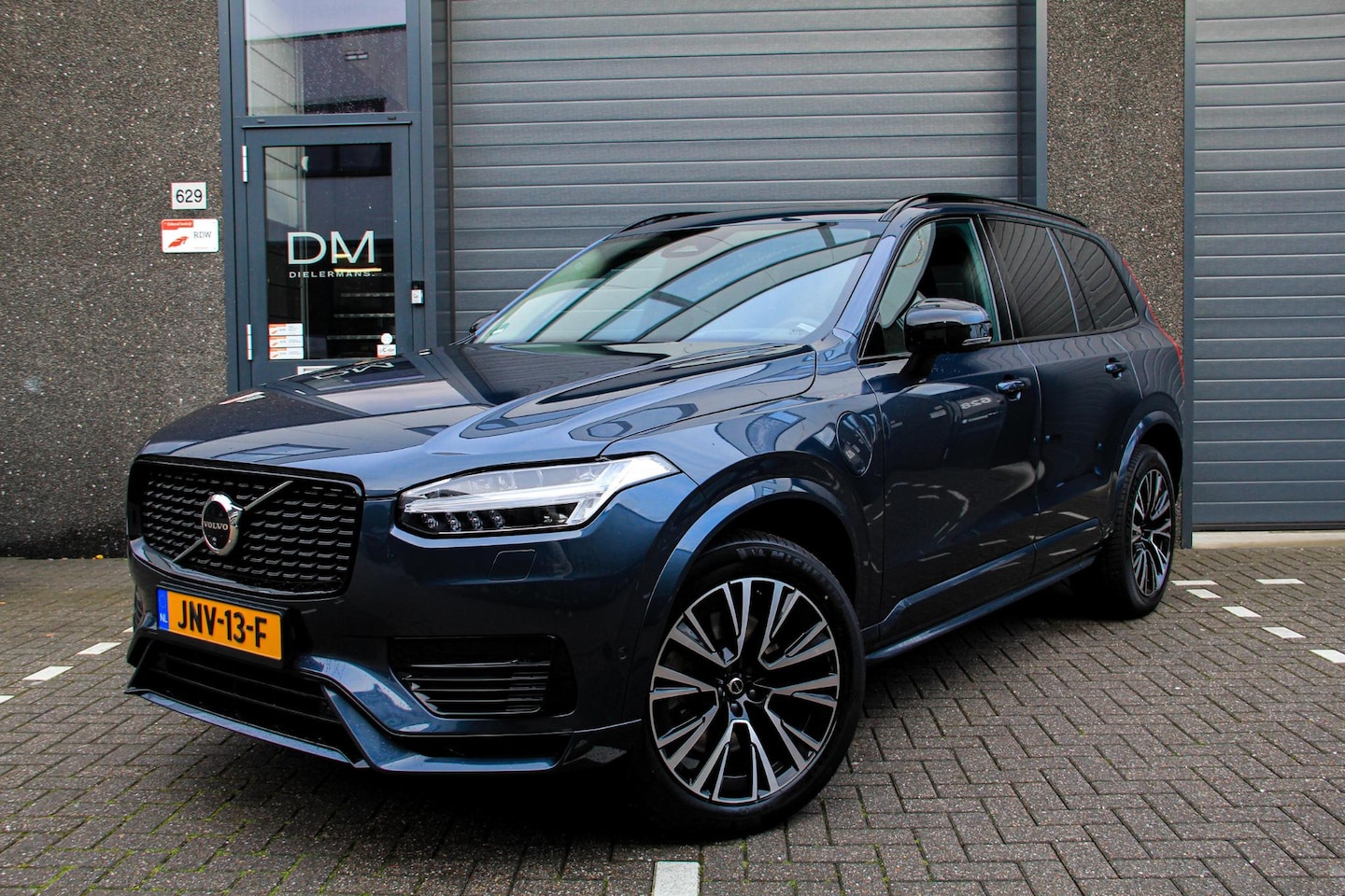 Volvo XC90 - 2.0 T8 Recharge AWD Ultra Dark 7 zits | Trekhaak | Panorama dak | Vol in de opties | Fabri - AutoWereld.nl