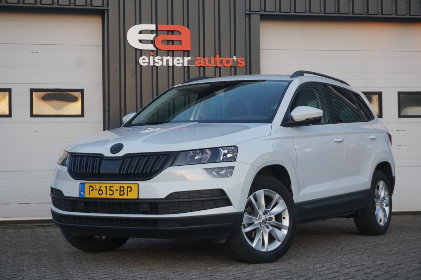 Skoda Karoq - 1.0 TSI Business | TREKHAAK | STOELVERWARMING | METALLIC WIT | ACC | VIRTUAL COCKPIT | - AutoWereld.nl