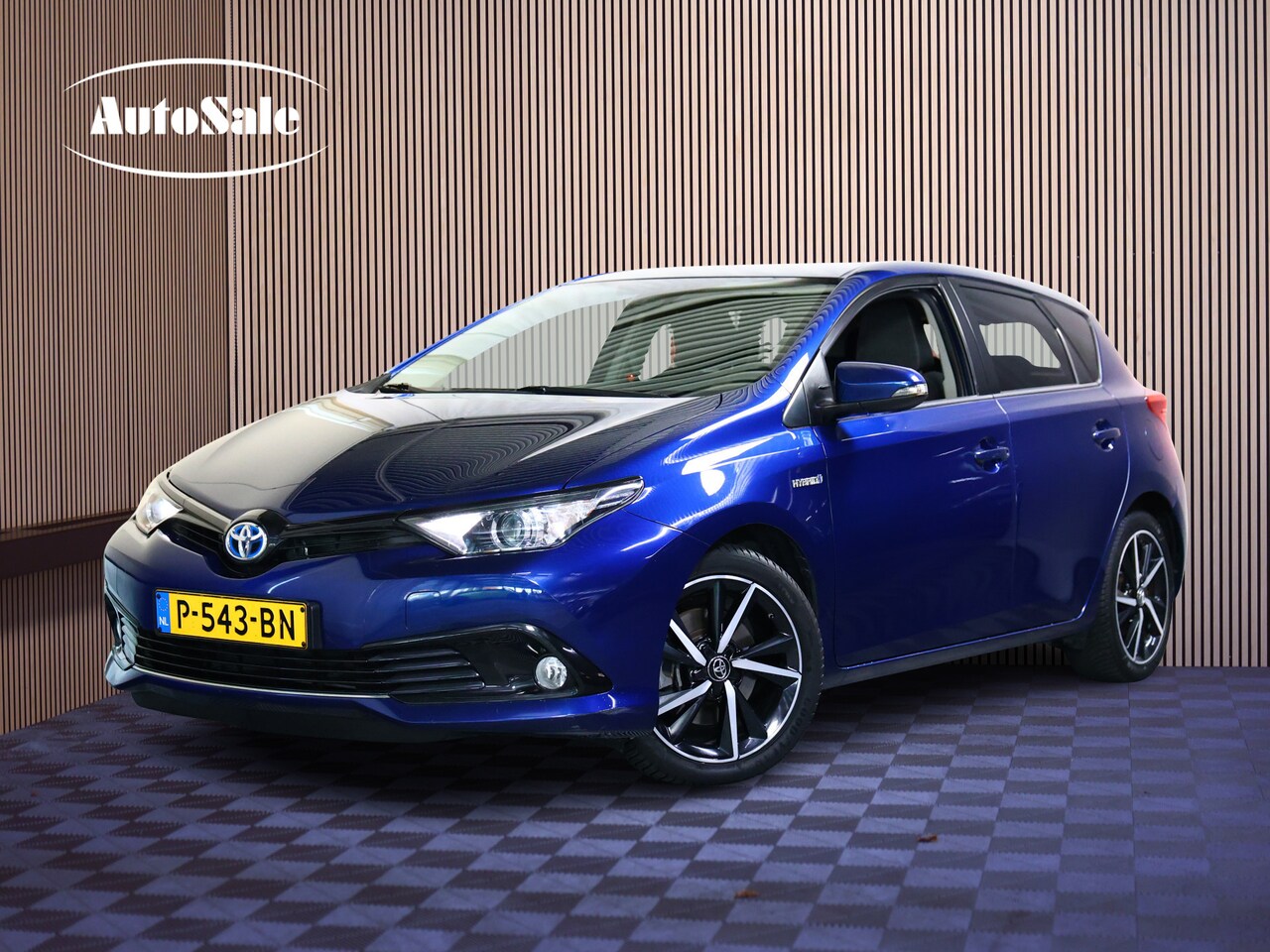 Toyota Auris - 1.8 Hybrid Aspiration CAMERA BT ALCANTARA CRUISE ECC '18 - AutoWereld.nl