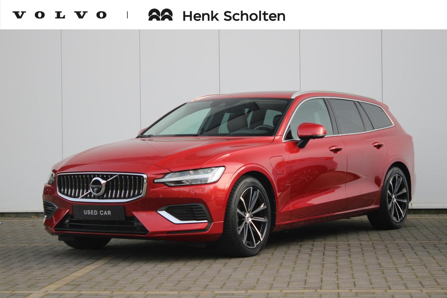 Volvo V60 - T6 Automaat Recharge AWD Business Pro | Adaptive Cruise & Pilot Assist | Panoramisch Schui - AutoWereld.nl
