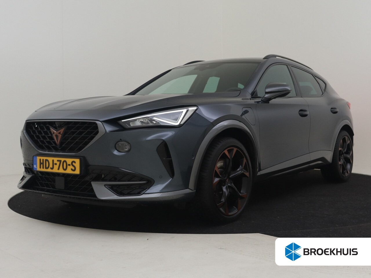 CUPRA Formentor - 1.4 e-Hybrid VZ Performance 245pk | Dodehoekdetectie | 360 Camera | Navigatie | Adaptief c - AutoWereld.nl