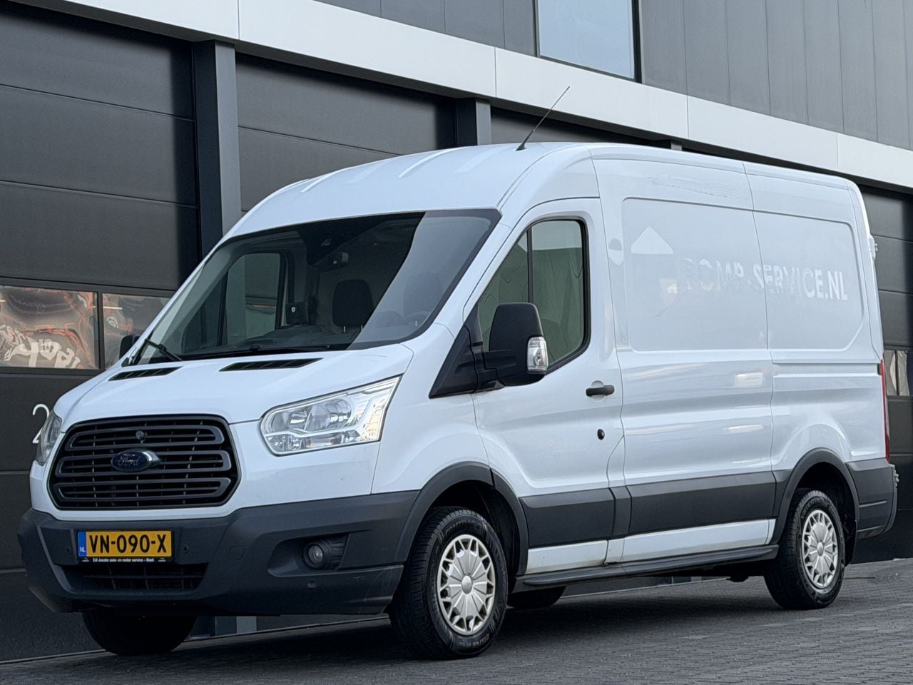 Ford Transit - 2.2 TDCI L2H2 Camera Navi 3-PERS - AutoWereld.nl