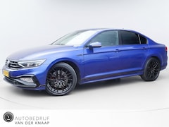 Volkswagen Passat - 2.0 TSI 4Motion Elegance Business R | 272PK Fabrieks af | NAP | Clima | Adapt. Cruise | Na