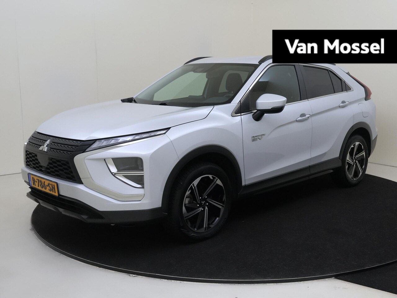 Mitsubishi Eclipse Cross - 2.4 PHEV Intense 188PK | Automaat | Navigatie | Parkeersensoren Achter | Achteruitrijcamer - AutoWereld.nl
