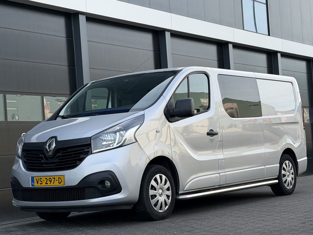 Renault Trafic - 1.6 DCI Navi L2-H1 DC 5-PERS - AutoWereld.nl