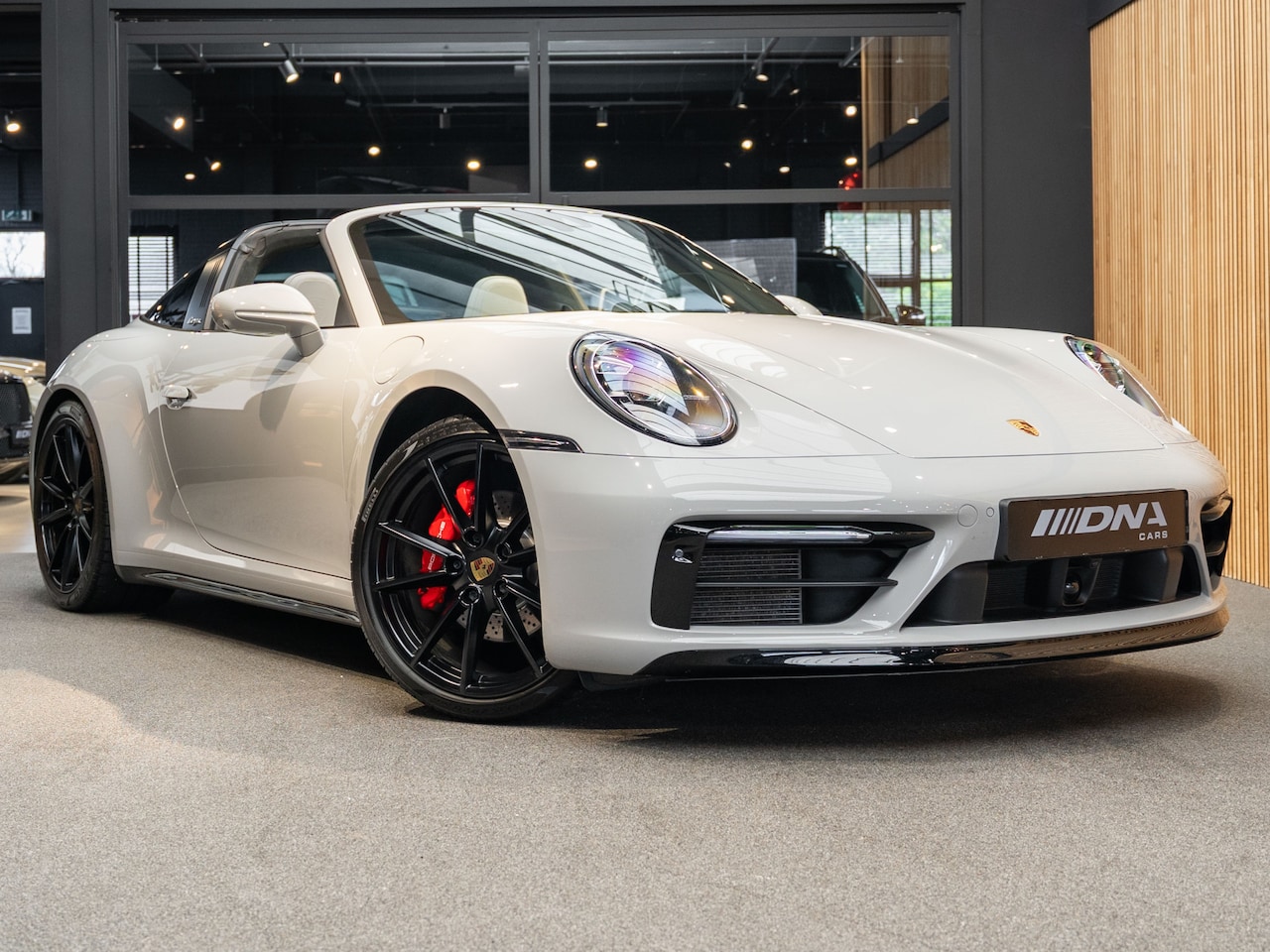 Porsche 911 Targa - 992 4 Exclusive Manufaktur 930 Leder 911 3.0 Targa 4 BOSE Surround Koeling - AutoWereld.nl