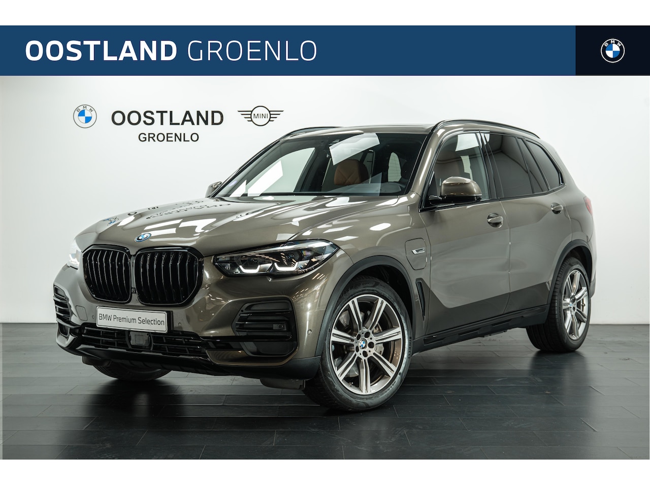 BMW X5 - xDrive45e High Executive Sport Line Automaat / Panoramadak / Adaptief onderstel / Soft-Clo - AutoWereld.nl