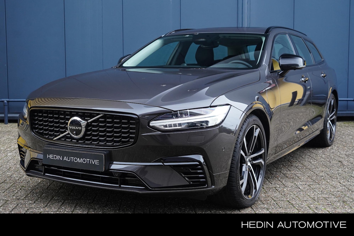 Volvo V90 - 2.0 T8 Plug-in hybrid AWD Ultra Executive Edition | Bowers & Wilkins audio | 360 graden ca - AutoWereld.nl