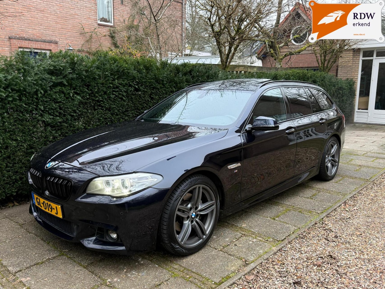 BMW 5-serie Touring - 520i High Executive l M-Sport l Pano - AutoWereld.nl