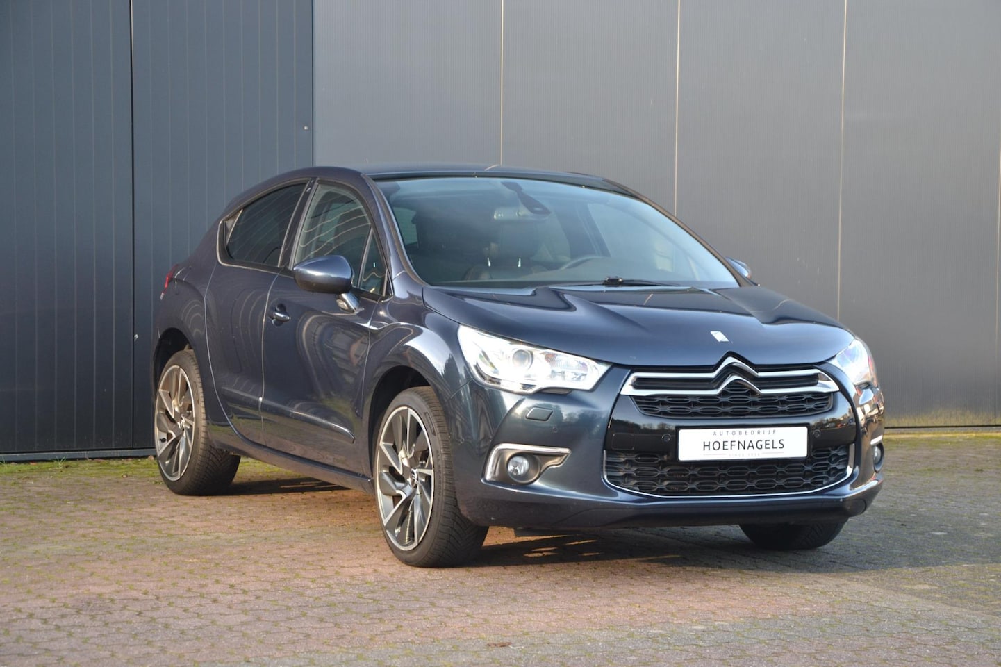 Citroën DS4 - 1.6 THP Sport Chic * 200 pk * Xenon / Led * Navigatie * Leder * Denon HiFi * 19'' - AutoWereld.nl