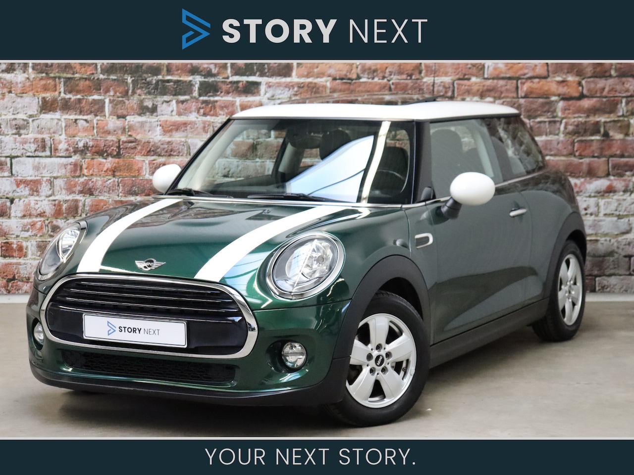 MINI Cooper - Hatchback 1.5 Buisiness 3 deurs / Trekhaak / Panoramadak / Navigatie / Regen- en lichtsens - AutoWereld.nl