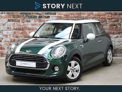 MINI Cooper - Hatchback Business 3 deurs / Trekhaak / Panoramadak / Navigatie / Regen- en lichtsensor /