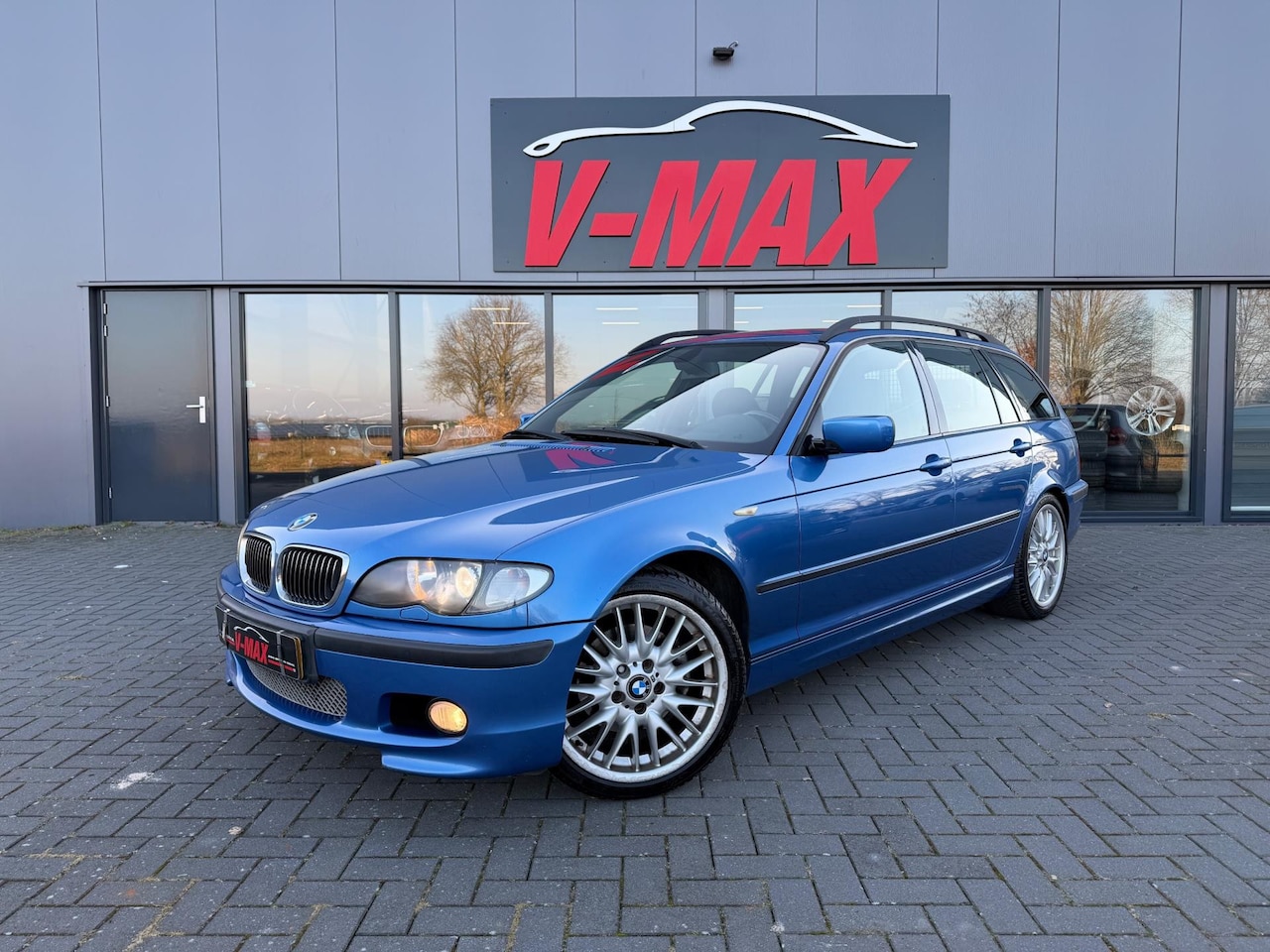BMW 3-serie - 320i 2.2 M-Sport Individual Edition33 Estoril Blue Xenon - AutoWereld.nl
