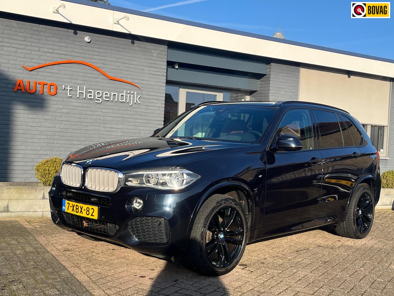 BMW X5 - XDrive30d HE NWE KETTING pano trekh HUD H&K - AutoWereld.nl