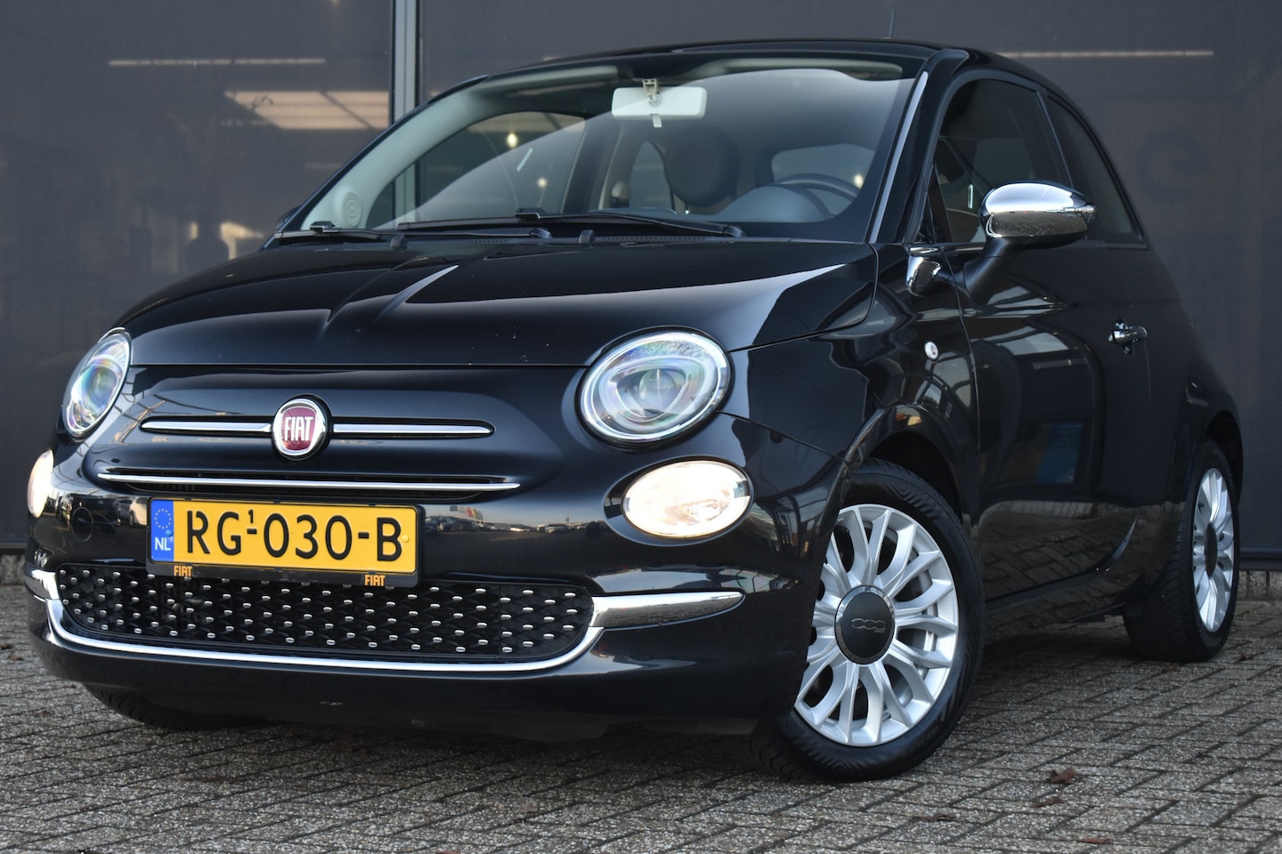 Fiat 500 - 0.9 TwinAir Turbo Lounge 80pk Automaat | Panoramadak | Navigatie by App | Parkeersensoren - AutoWereld.nl
