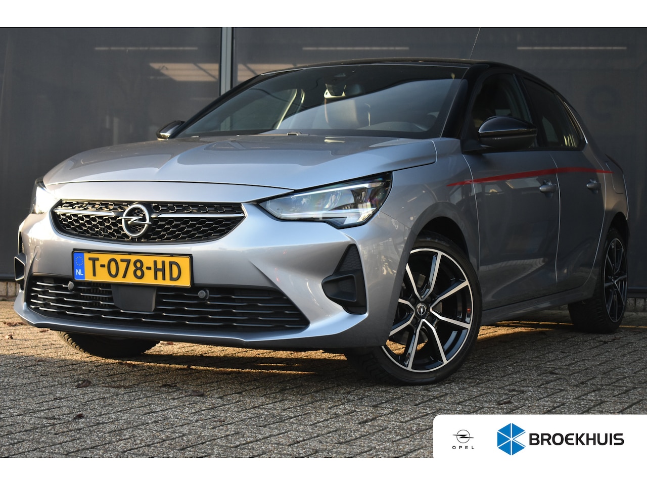 Opel Corsa - 1.2 Turbo GS Line 100pk | Navigatie by App | 18"LMV | Striping | Achteruitrijcamera | Full - AutoWereld.nl