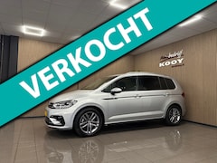 Volkswagen Touran - 1.2 TSI Highline R-Line * 1e Eig / 48.169 km + NAP / Camera / Trekhaak / NL Auto