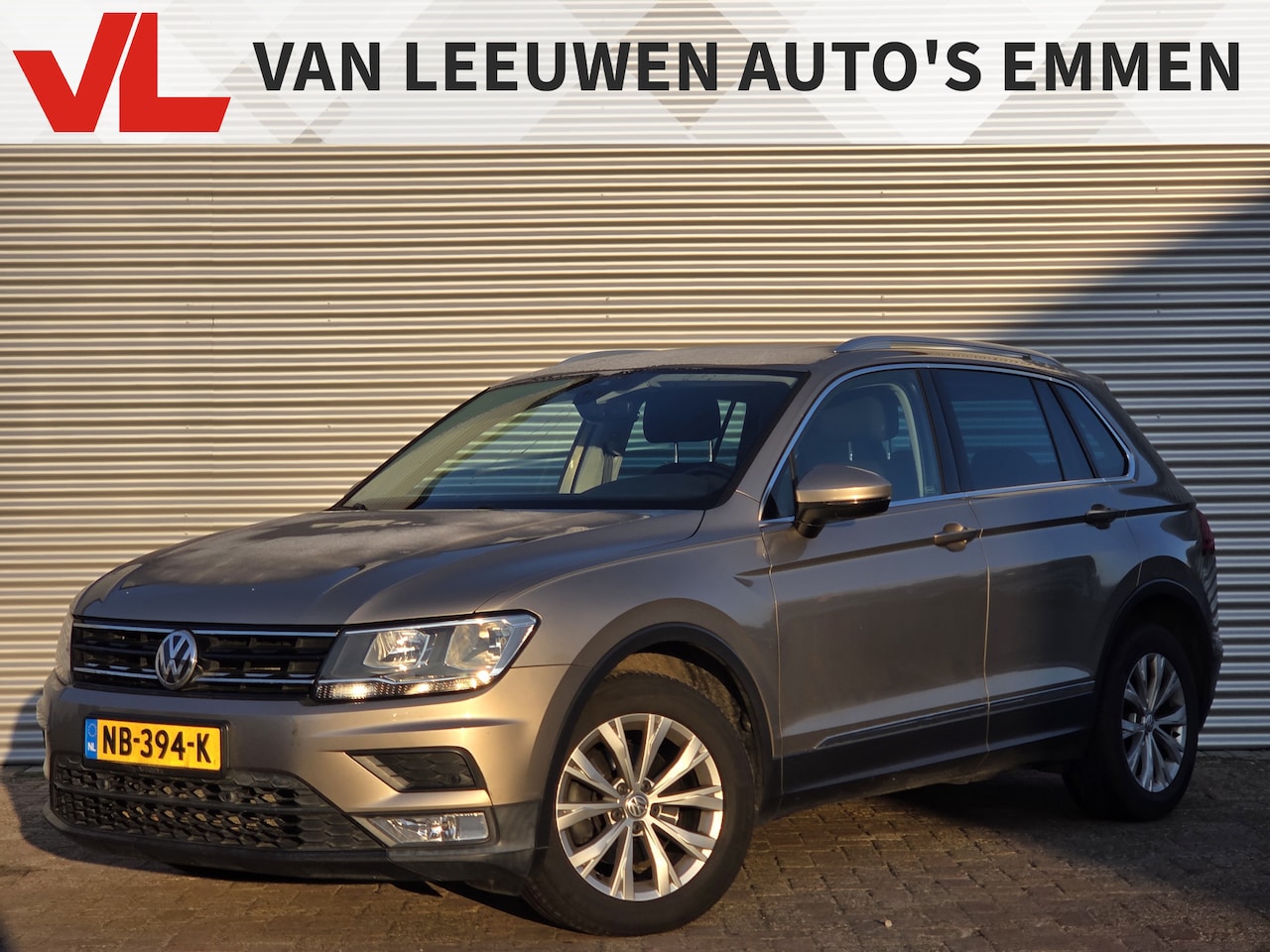 Volkswagen Tiguan - 2.0 TDI Connected Series | Nieuw Binnen! | Automaat | Stoelverwarming | Pano | Adaptive Cr - AutoWereld.nl