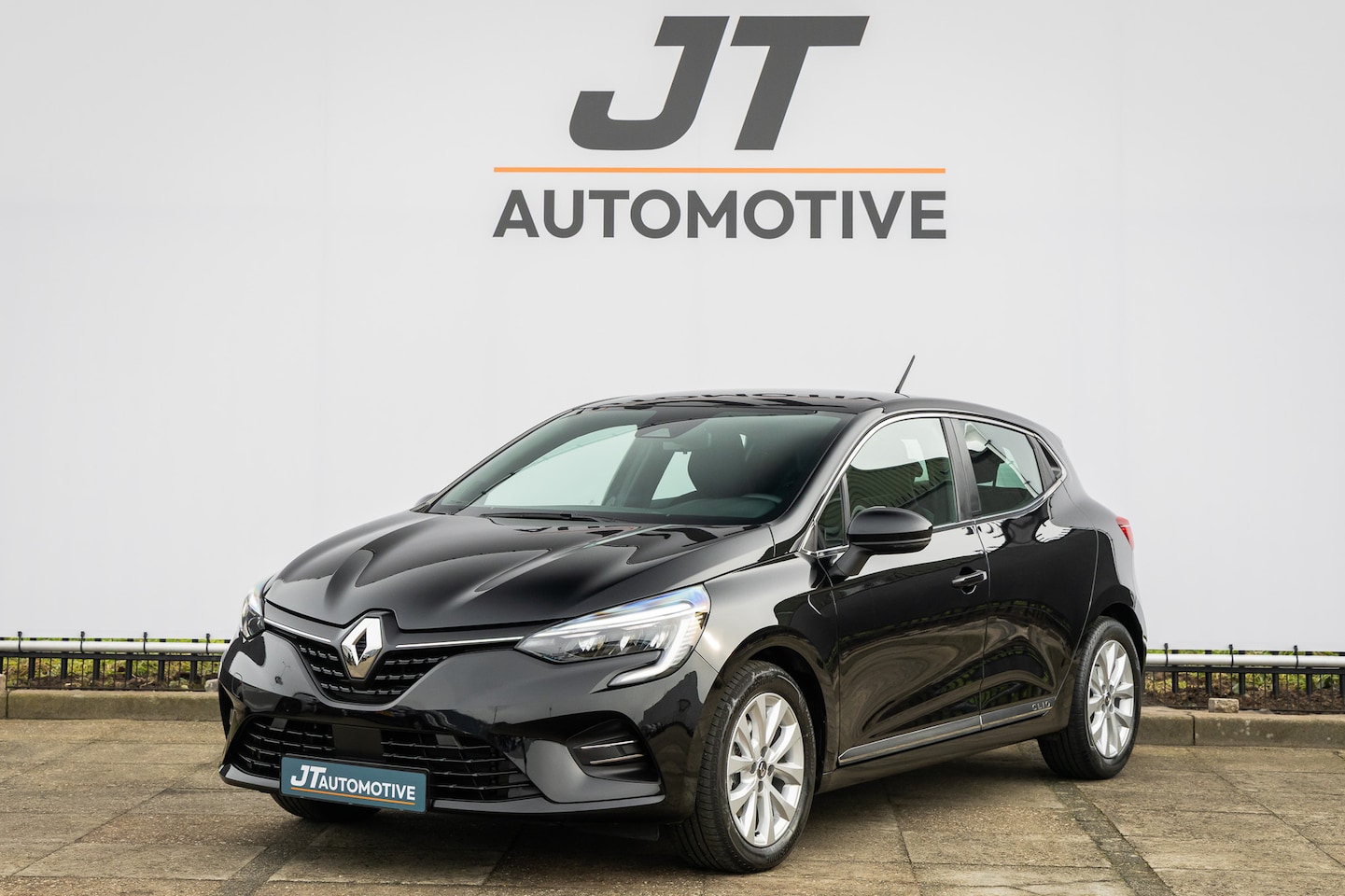 Renault Clio - E-TECH HYBRID 1.6 ET 140 Intens Half leder | Voorruitverwarming - AutoWereld.nl