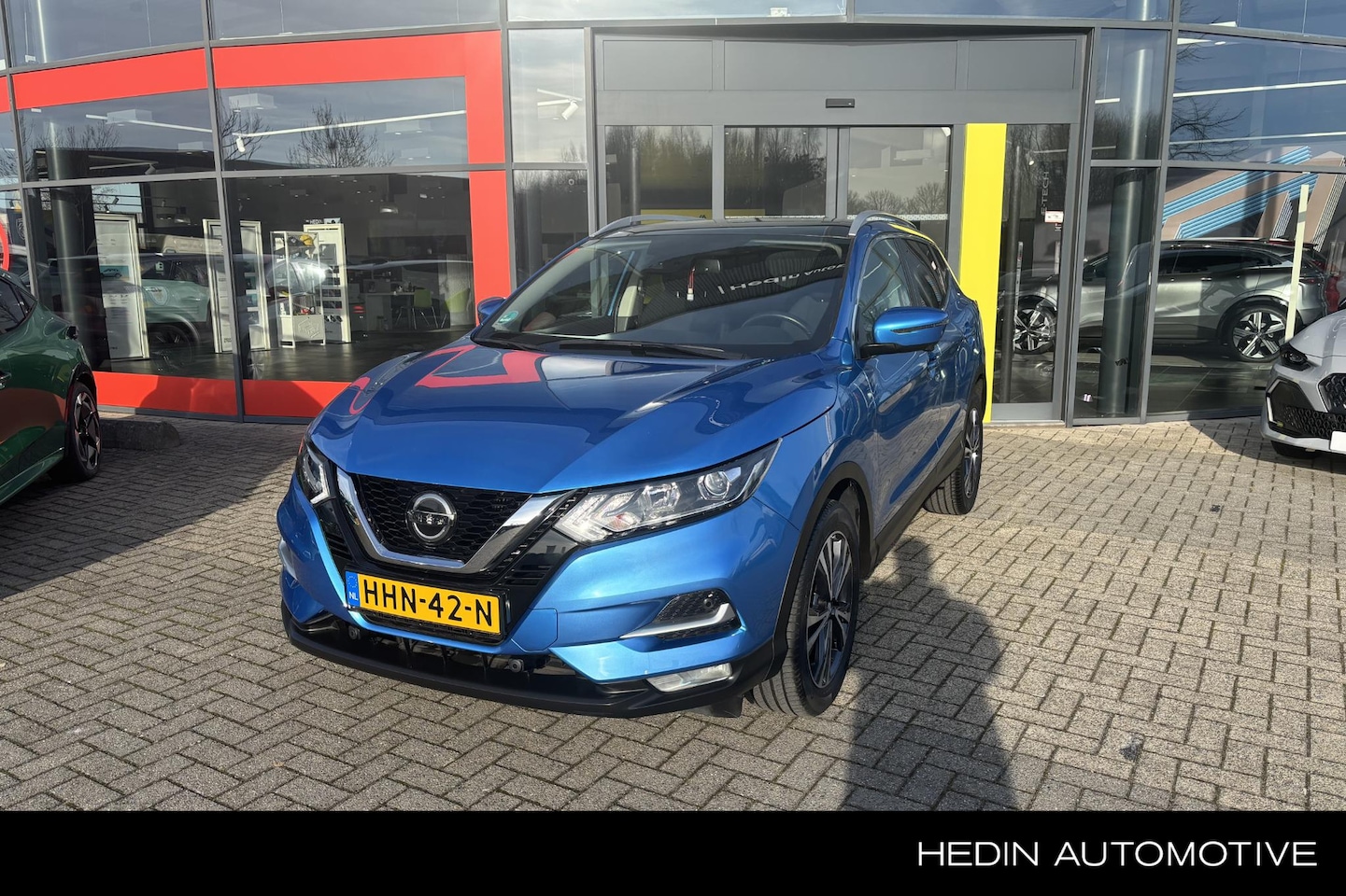 Nissan Qashqai - 1.3 DIG-T Design Edition | Panodak | Trekhaak afneembaar | 360 camera | PDC voor + achter - AutoWereld.nl