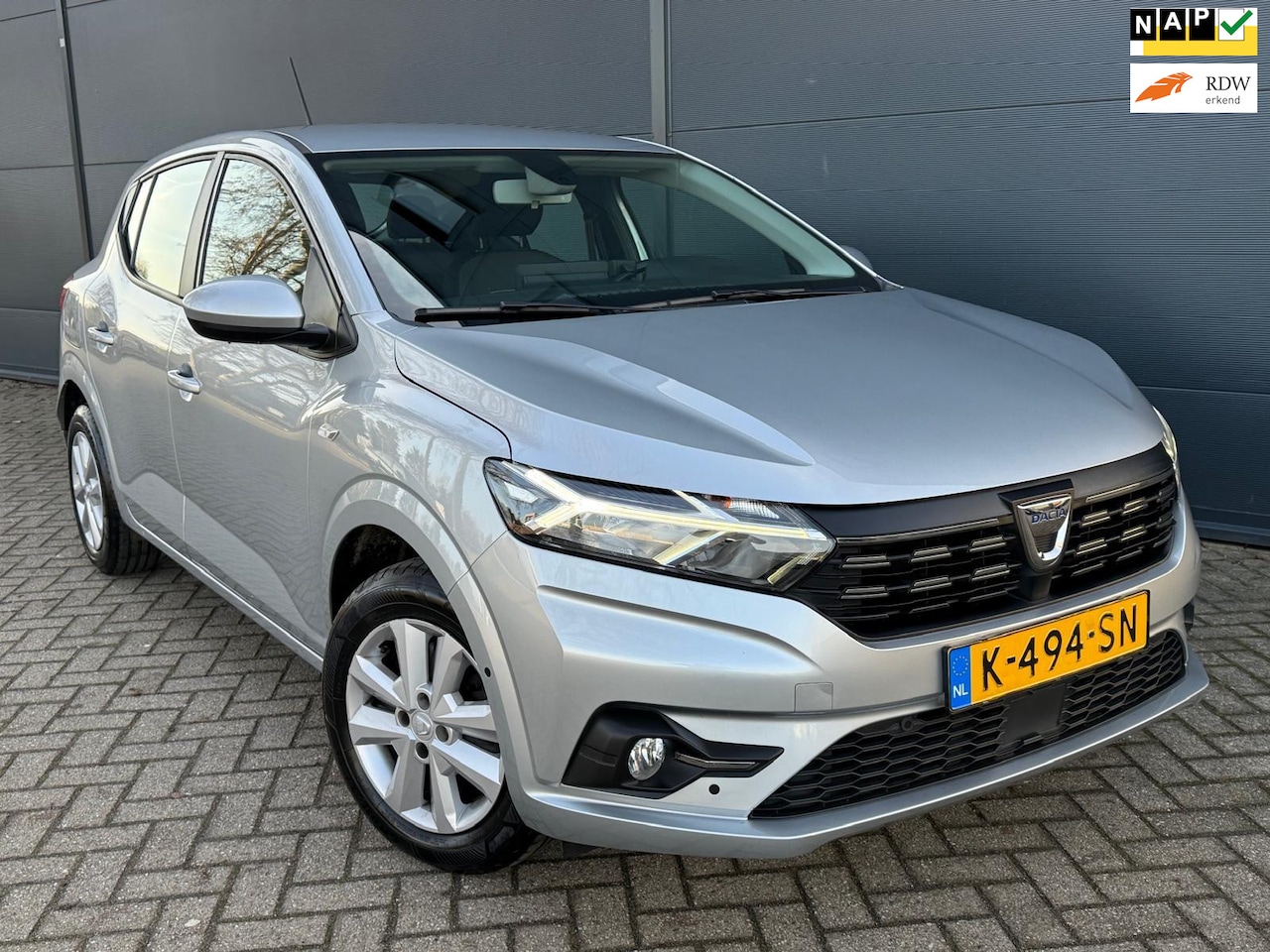 Dacia Sandero - 1.0 TCe 90 Comfort/Carplay/Airco/cruise/bluetooth/LED/trekhaak - AutoWereld.nl