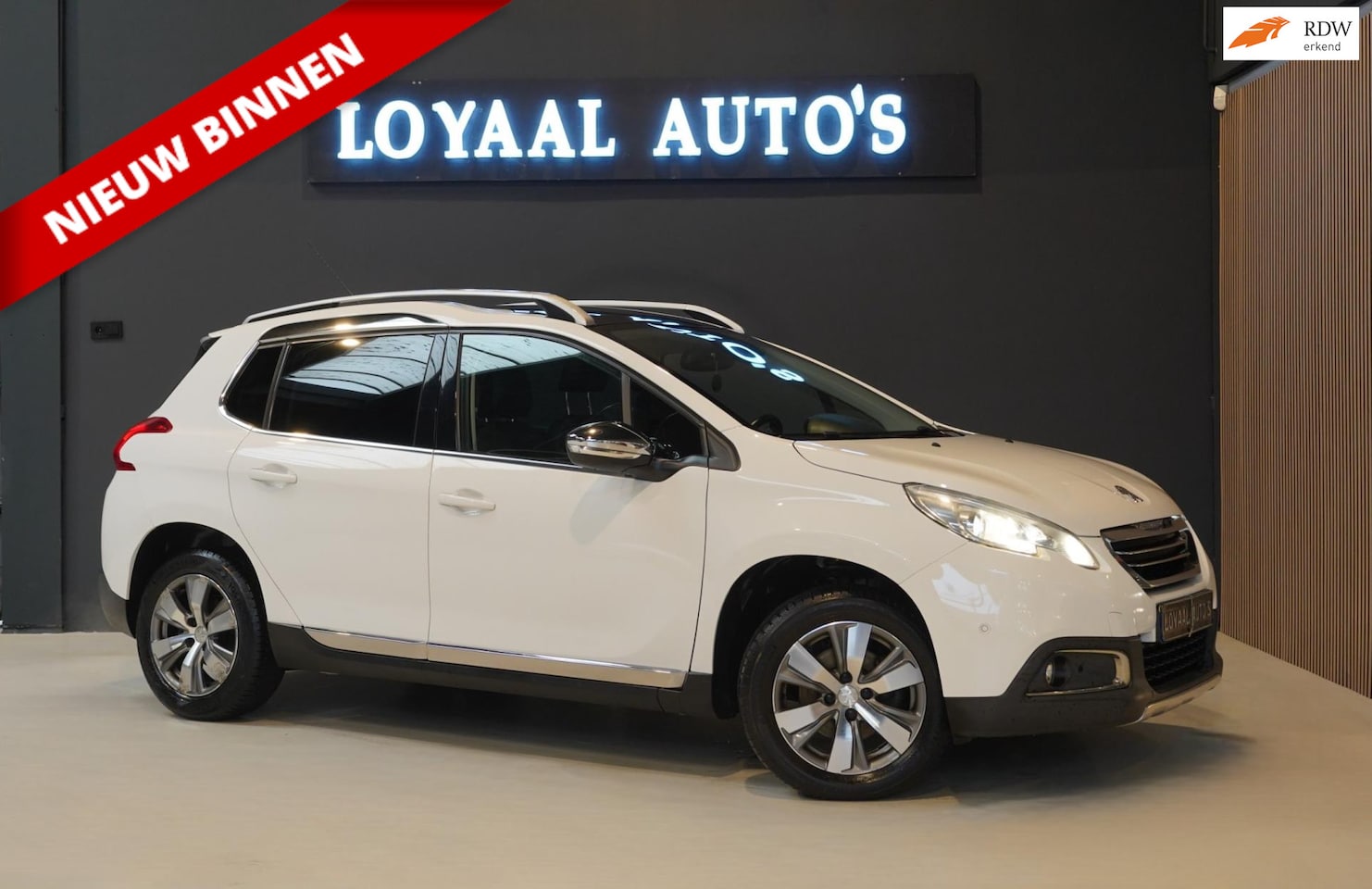 Peugeot 2008 - 1.2 PureTech Allure | NAVI | PANODAK | TREKHAAK | CRUISE | PDC | NAP | APK. - AutoWereld.nl