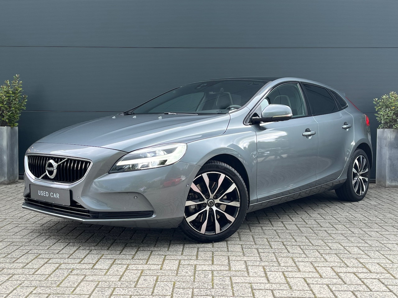 Volvo V40 - 1.5 T3 Dynamic Edition | Panoramadak | Keyless | Camera | DAB | - AutoWereld.nl