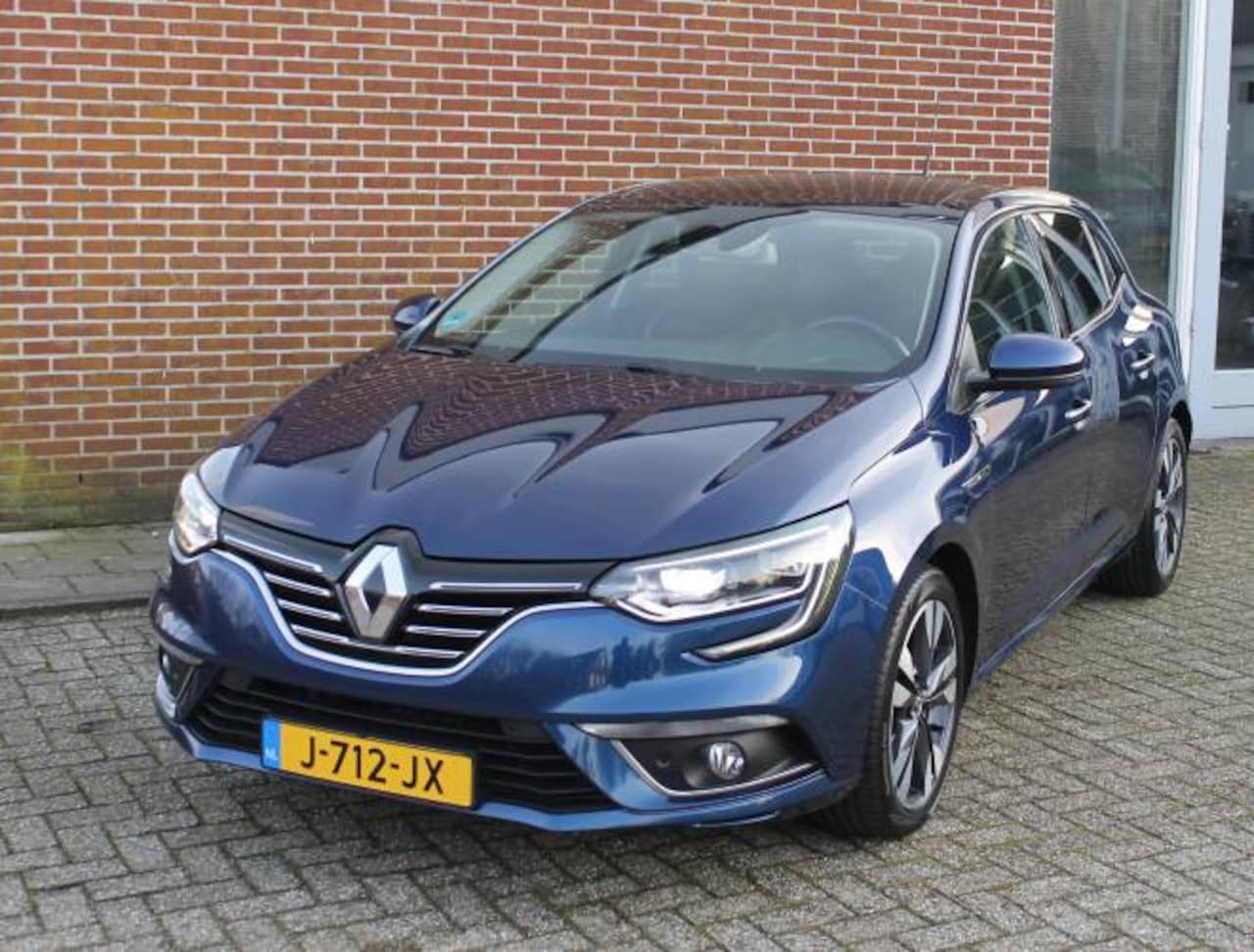 Renault Mégane - Hatchback 1.3 TCe 140pk Limited Aut. Trekhaak - AutoWereld.nl
