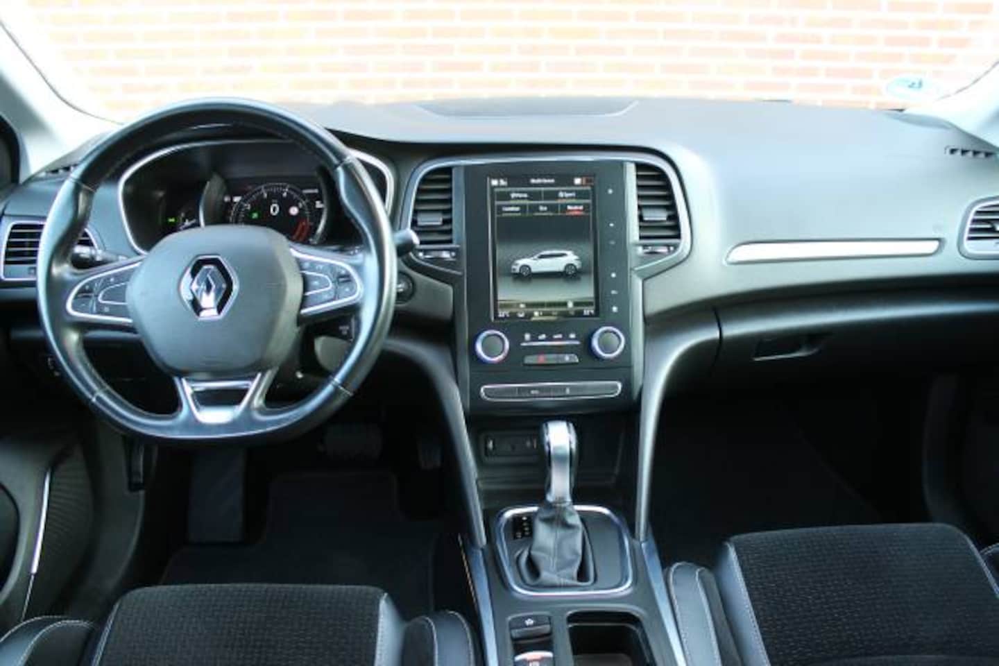 Renault Mégane - Hatchback 1.3 TCe 140pk Limited Aut. Trekhaak