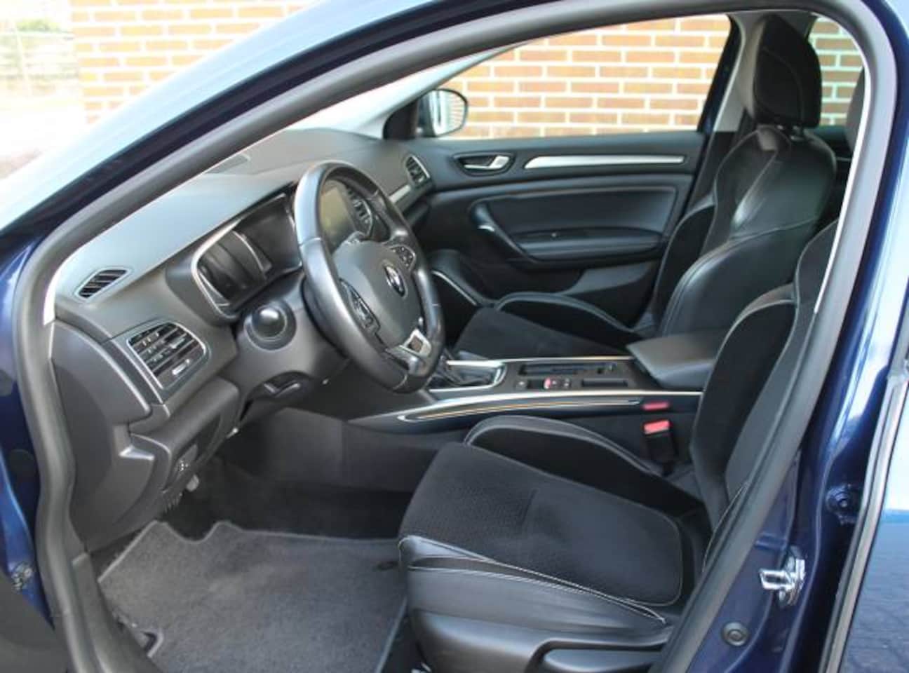 Renault Mégane - Hatchback 1.3 TCe 140pk Limited Aut. Trekhaak