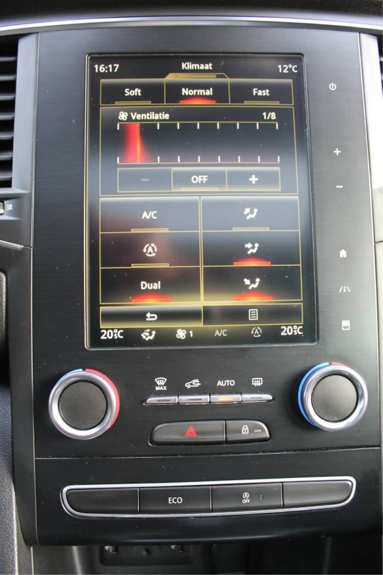 Renault Mégane - Hatchback 1.3 TCe 140pk Limited Aut. Trekhaak