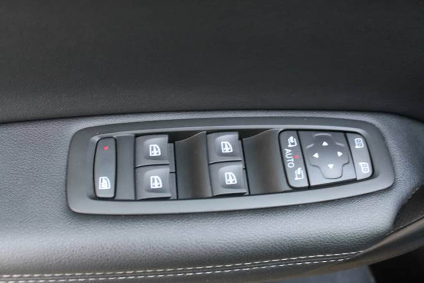 Renault Mégane - Hatchback 1.3 TCe 140pk Limited Aut. Trekhaak