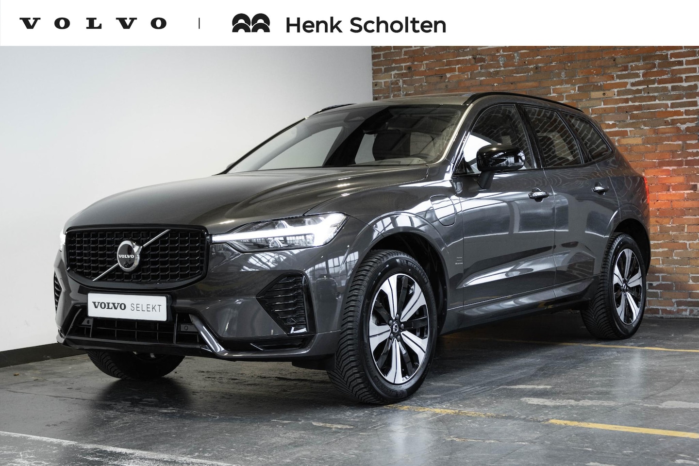 Volvo XC60 - T6 Plug-in hybrid AWD Plus Dark | Trekhaak | Verwarmbare voorstoelen+stuurwiel+achterbank - AutoWereld.nl