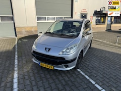 Peugeot 1007 - 1.4 Urban