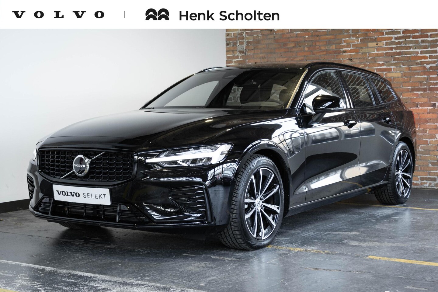 Volvo V60 - T6 Plug-in hybrid AWD Plus Dark | Stoelverwarming | 360° parkeercamera | Stoelverwarming | - AutoWereld.nl
