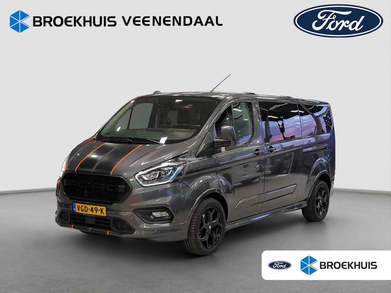 Ford Transit Custom - 320 2.0 TDCI L2H1 Sport 186pk DC | Trekhaak | Camera | Adap. Cruise | Carplay - AutoWereld.nl
