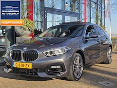 BMW 1-serie - 118i Sport Line AUTOMAAT | Panodak | Navigatie | Climate Control | Cruise Control | Licht