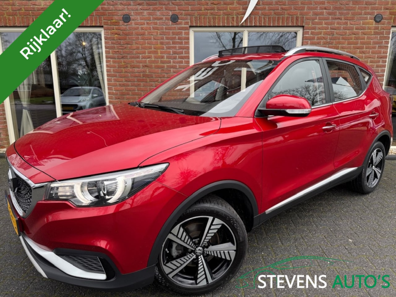 MG ZS - Luxury 45 kWh PANODAK / LEER / STOELVERW. / CAMERA / CARPLAY - AutoWereld.nl